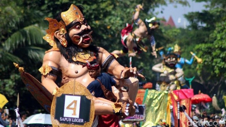 Festival di Ancol menampilkan sosok ogoh-ogoh dari kesenian Bali yang menggambarkan sosok raksasa. (Foto:(Rifkianto Nugroho/detikcom)