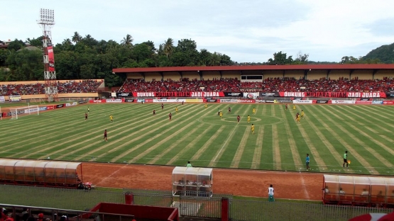 Stadion Mandala. (foto dokumentasi Maria Christina)