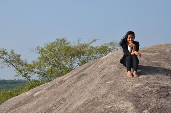 Berada di puncak salah satu batu granit Lampung | Foto: Efa Butar butar