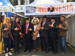 Kunjungan ke stand Museum Musik Indonesia (dok.pri)