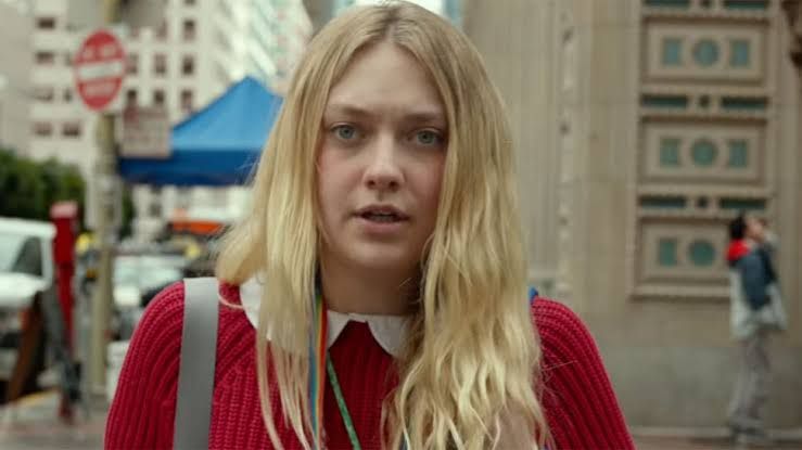 Dakota Fanning sebagai Wendy (sumber: www.nerdist.com)