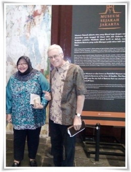 Ibu Sri Kusumawati dan Pak Peter Carey (Dokpri)
