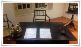 Meja yang pernah dipakai Pangeran Diponegoro (Dokpri)