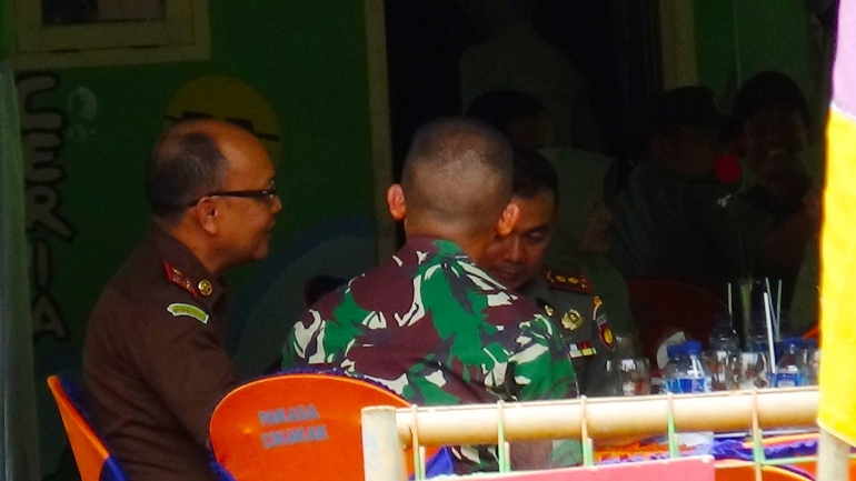 Kajari Banyumas Raharjo Yusuf Wibisono, SH, MH turut hadir dalam penutupan TMMD sengkuyung III Di Desa Cikakak.(*)