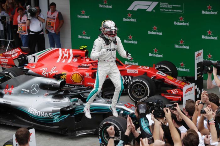Lewis Hamilton menangkan GP Brazil 2018. Sumber : Autos.id