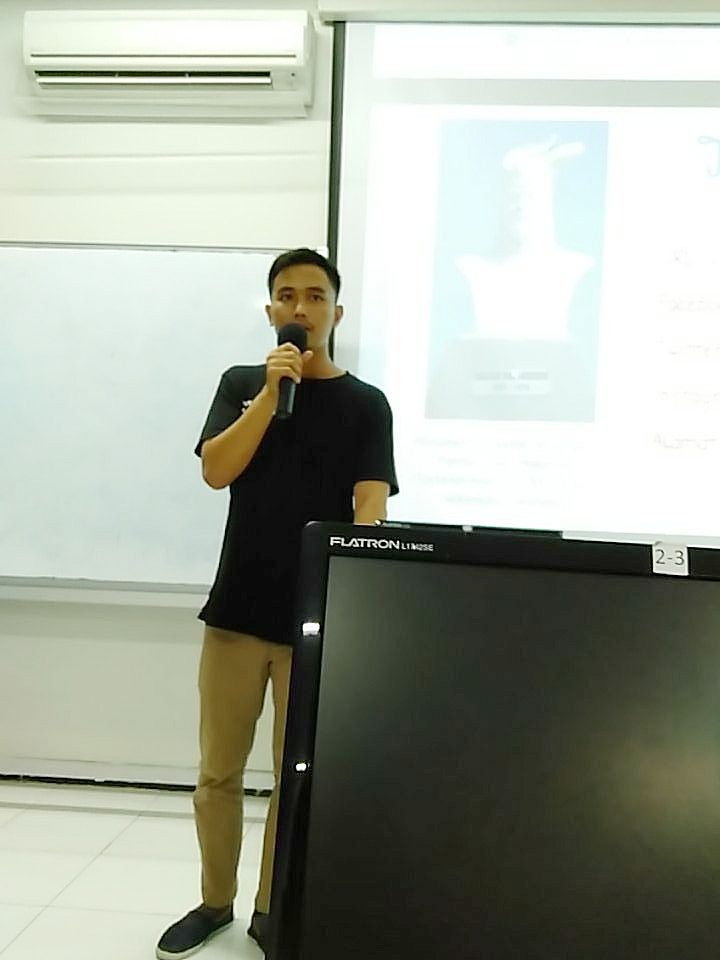 Cahyo menjadi salah satu pembicara acara WikiLatih di Universitas Atma Jaya Yogyakarta (13/11)
