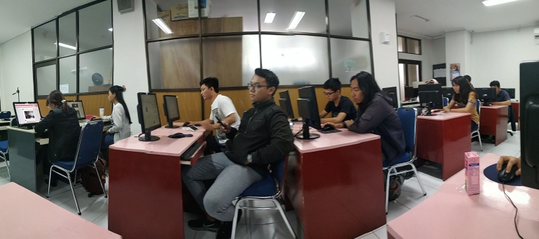 Suasana Pelatihan mahasiswa Jurnalisme Multi Media, Universitas Atma Jaya Yogyakarta, melakukan pelatihan penulisan bersama dengan Komunitas Wikimedia Indonesia.