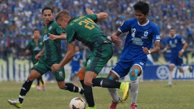 PSS Sleman vs PSIS Semarang dengan 5 gol bunuh diri (dok. bola.com)