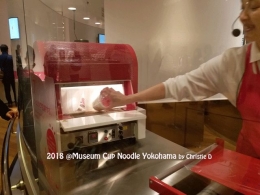 Dokumentasi pribadi Pengemasan Cup Noodle setelah semua bahan makanan masuk kedalamnya