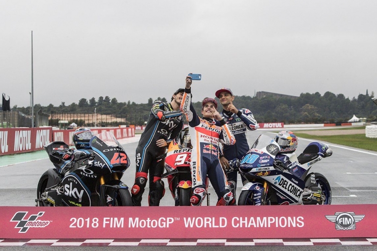 Pose para juara dunia kelas Moto3, Moto2, MotoGP 2018. (twitter.com/HRC_MotoGP)