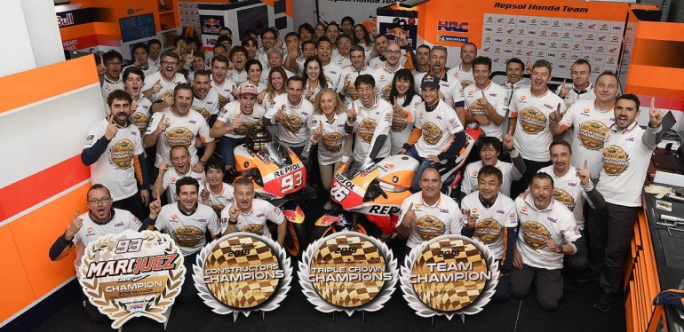 Tim Repsol Honda rayakan gelar juara musim 2018. (Twitter.com/HRC_MotoGP)