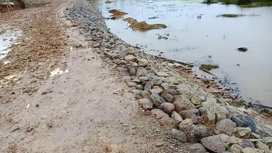 Embung Desa Parsinagaan, Kecamatan Ronggur Ni Huta. (Foto Ganendra)