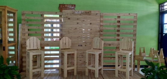 Furniture dari Limbah Kayu Pallet