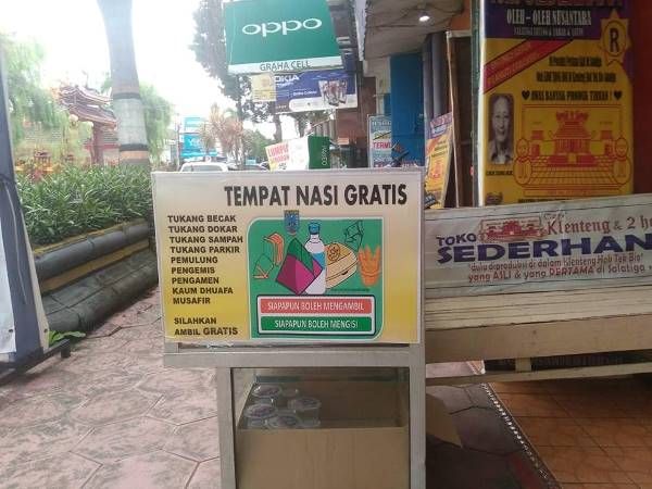 Sedekah makanan gratis di Bandung jadi inspirasi ditiru Sedekah makanan gratis di Bandung jadi inspirasi ditiru