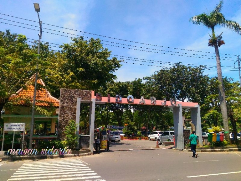 Gerbang masuk Alun-alun Sidoarjo (dok.pri)