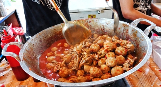 Bakso Pentol Pedas Jawa Timuran. (Foto @bozzmadyang)