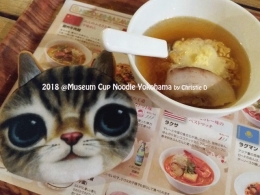  Dokumentasi pribadi Ini Chicken Ramen original dari Cup Noodle, yang aku pesan. Klo ini, memang benar2 yummy .....