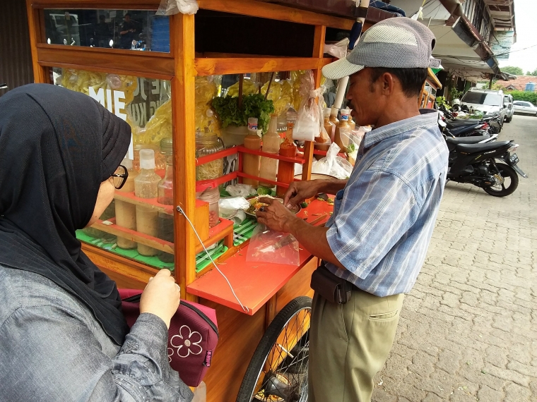 Rujak Juhi Dan Asinan Betawi Masih Diminati Kok Halaman All Kompasiana Com