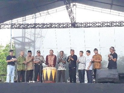 Pembukaan Plesir, pagelaran lintas budaya Bangka Barat