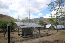 BTS dengan tenaga surya ini mengcover 4000 warga yang berada di Desa Campa, kecamatan Mada Pangga Kabupaten Bima, Nusa Tenggara Barat. (foto: Dokumen Pribadi)