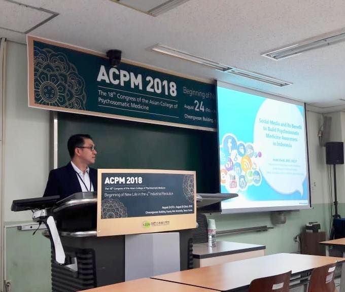 Presentasi di acara Asian College of Psychosomatic Medicine di Seoul, Korsel bulan Oktober 2018 terkait peran Medsos dalam penyebaran informasi psikosomatik (dok.pribadi)