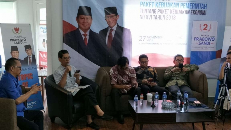Diskusi di Seknas Prabowo-Sandi. Sumber foto: Fajar.co.id