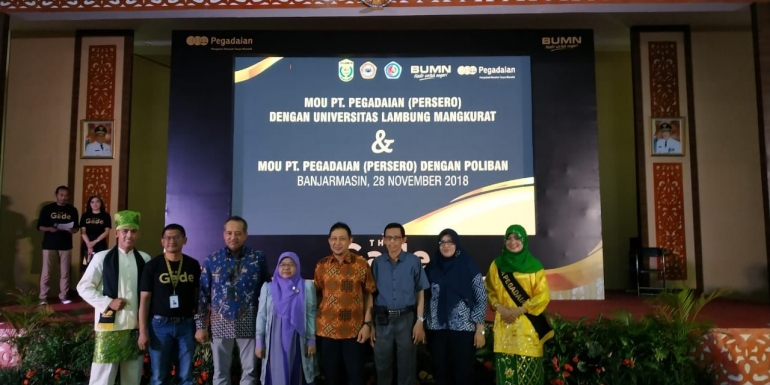 Direktur Pemasaran dan Pengembangan Produk - Harianto Widodo pada saat memberikan kuliah umum ULM Banjarmasin (dokpri)