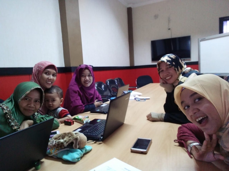 Workshop Coding Mum di Semarang. Ngajar sambil jaga balita