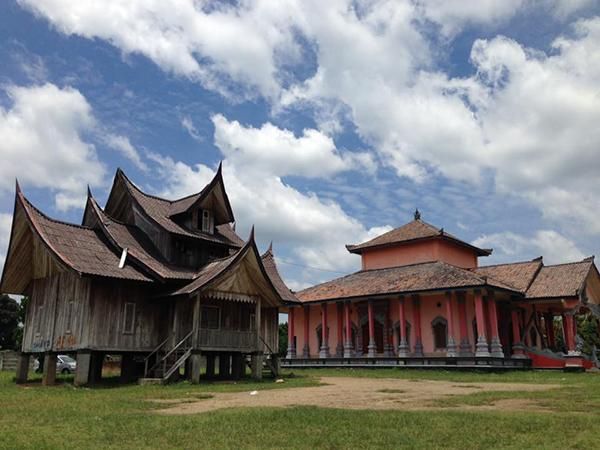 Rumah Adat Tulang Bawang