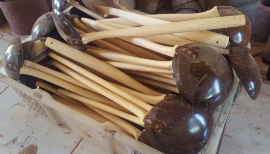 Kreasi Limbah Kelapa  yang Menghidupi dari Purbalingga  Kreasi Limbah Kelapa  yang Menghidupi dari Purbalingga