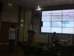 Sesi II, Prof Indra Bastian (Gubes UGM) Sedang Menyampaikan Materinya