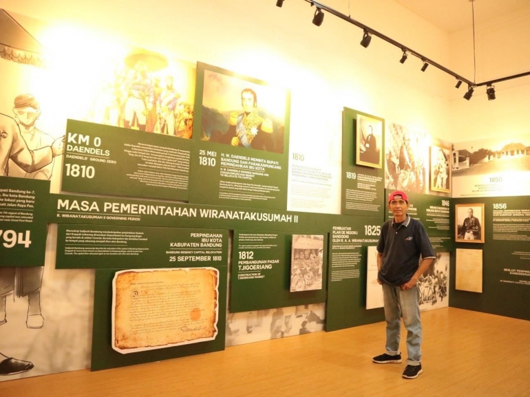 Penulis Unjuk Kehadiran. Museum Kota Bandung - Foto Dok J.Krisnomo (Sabtu, 01/12/18).