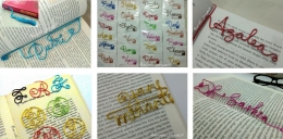 Bookmark inisial dan nama (Sumber: IG @widhi_project)