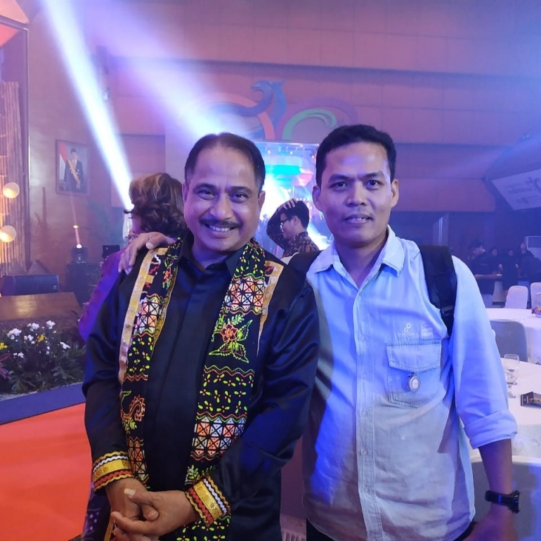 Berfoto bersama Menteri Parawisata Arief Yahya