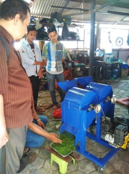 Mesin pencacah rumput hasil rekayasa Hasta Teknik. Pic : Dimas Anggoro