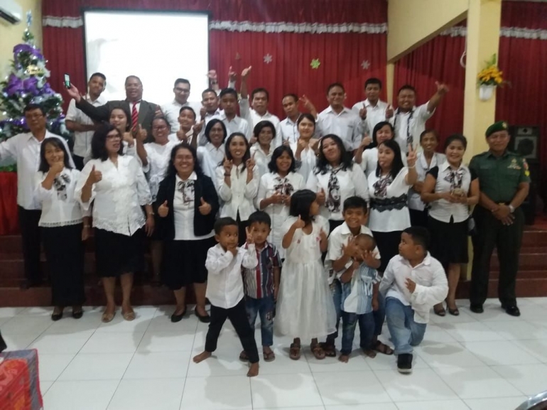 Suasana Usai Kebaktian Di Gereja Pantekosta Di Indonesia