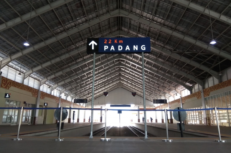 Peron Stasiun BIM yang dibangun DJKA Kementerian Perhubungan. (Foto : Amad S)