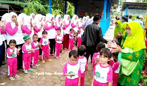 Melihat Inovasi Masyarakat Pelaku Usaha dan Kemitraan Melihat Inovasi Masyarakat Pelaku Usaha dan Kemitraan