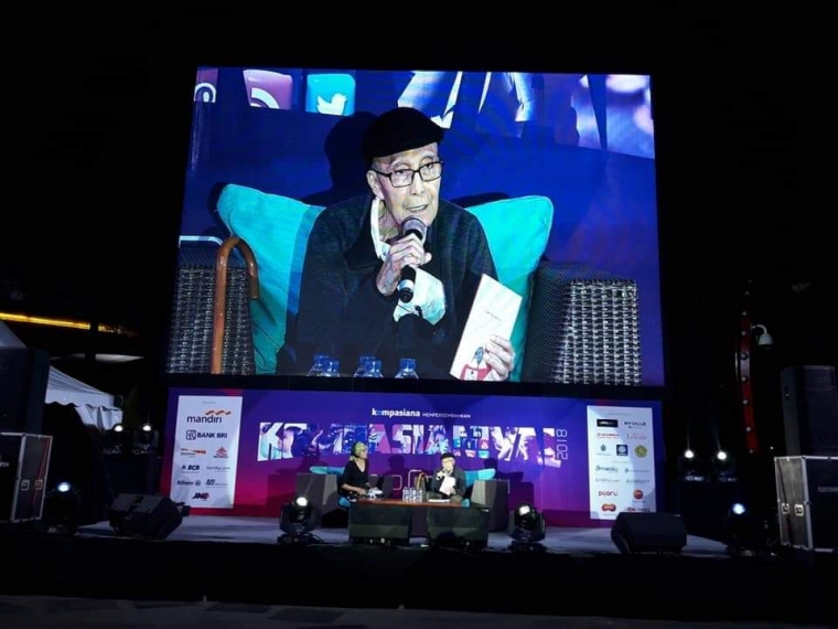 Perfome Eyang Sapardi Djoko Damono yang kharismatik. (Dokpri).