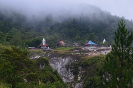 5 Tempat Ibadah berdiri berdampingan di Bukit Kasih Kanonang/dokpri