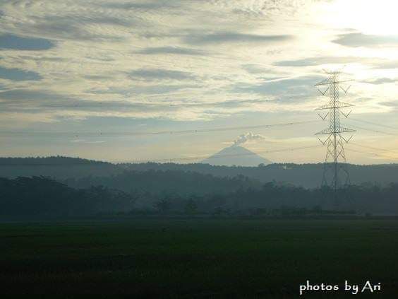 Foto di terbitnya mentari di desa Kunci Sidareja Cilacap Jateng