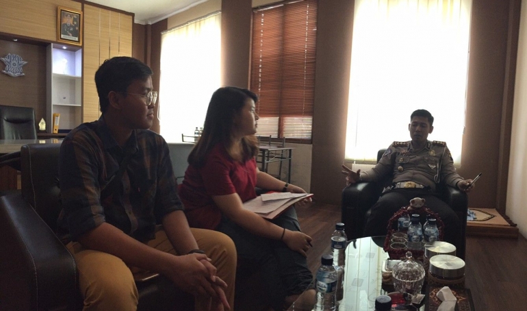 Mahasiswa Hukum UNIKA SOEGIJAPRANATA melakukan diskusi dengan KASATLANTAS Semarang, dokpri