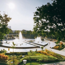 Salah satu taman kota di Surabaya yang menjadi pesona kota ini/Foto IG Bangga Surabaya