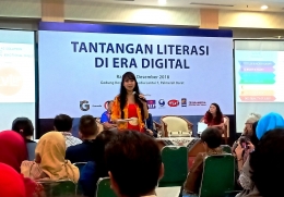 Dra. A. Kasandra Putranto mengingatkan pentingnya meningkatkan kesadaran membaca pada generasi muda Indonesia (foto: Retty)