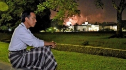 Presiden Joko Widodo atau Jokowi saat menikmati pergantian tahun 2016 ke 2017/TribunNews.com