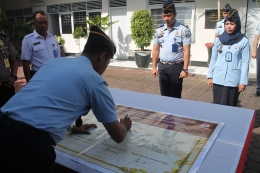 Kepala rutan garut, Sukarno Ali menandatangani Deklarasi Pencanangan Zona Integritas