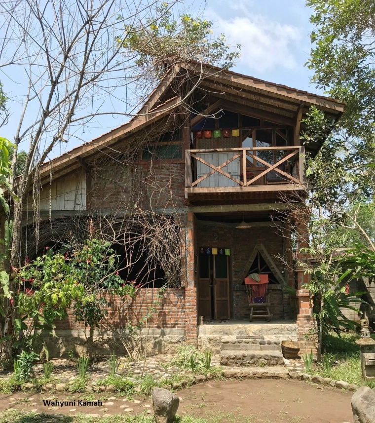 Elo Progo Penginapan Alami dan Nyeni Halaman 1 Elo Progo Penginapan Alami dan Nyeni Halaman 1