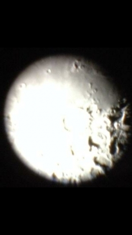Dokumen pribadi full moon dilihat dari teleskop