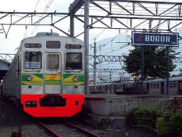 KRL Komersial Pakuan Jakarta-Bogor (Ft. Dok KRL) 