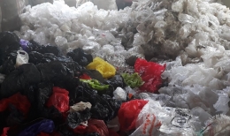 Ilustrasi: Sampah Kantong Plastik Konvensional Bernilai Ekonomi. Sumber: Pribadi